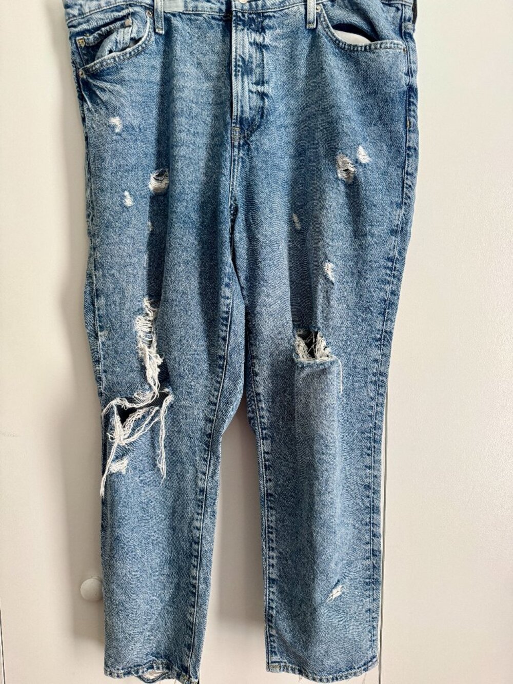 H&M Ultra High Waist Mom Light Acid Wash Distressed Jeans Size 18